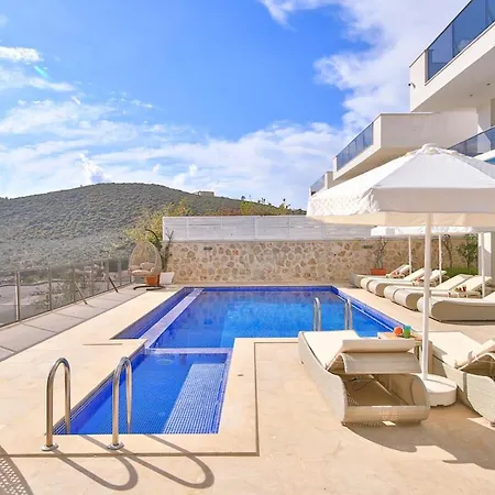 Sleeps 12 With Pool Air Con And Wifi Vila