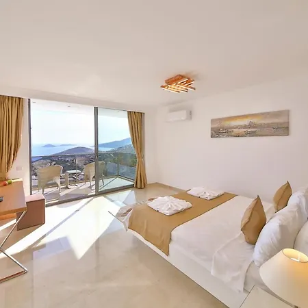 Sleeps 12 With Pool Air Con And Wifi Vila